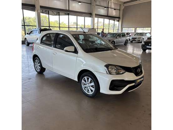 TOYOTA-ETIOS-2018