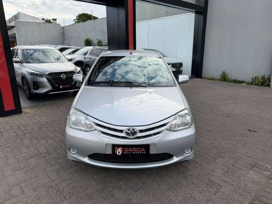 TOYOTA-ETIOS-2012