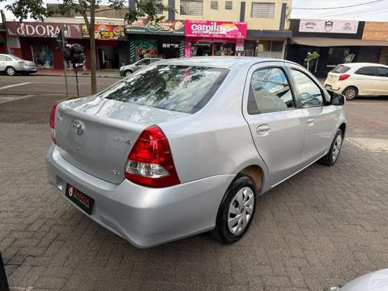 TOYOTA-ETIOS-2012