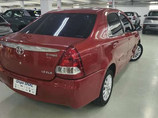 TOYOTA-ETIOS-1.5 XLS SEDAN 16V FLEX 4P MANUAL TOYOTA-ETIOS-2014