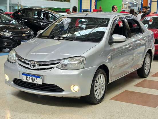 TOYOTA-ETIOS-1.5 XLS SEDAN 16V FLEX 4P MANUAL TOYOTA-ETIOS-2014