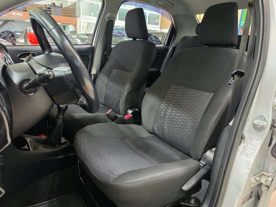 TOYOTA-ETIOS-1.5 XLS SEDAN 16V FLEX 4P MANUAL TOYOTA-ETIOS-2014