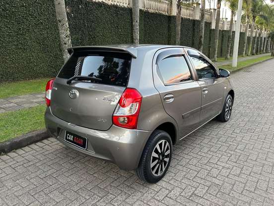 TOYOTA-ETIOS-1.5 XS 16V FLEX 4P AUTOMÁTICO TOYOTA-ETIOS-2016