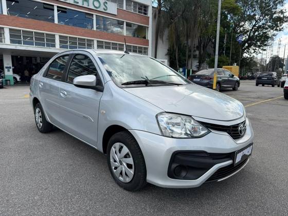 TOYOTA ETIOS 1.5 XS SEDAN 16V FLEX 4P AUTOMÁTICO