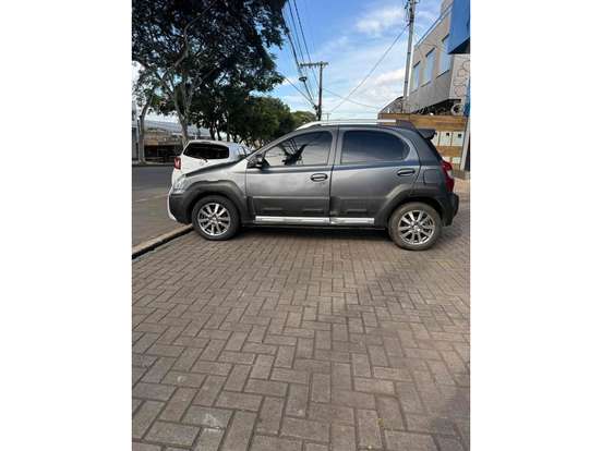 TOYOTA-ETIOS CROSS-1.5 16V FLEX 4P MANUAL TOYOTA-ETIOS CROSS-2014