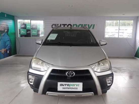 TOYOTA-ETIOS CROSS-2015
