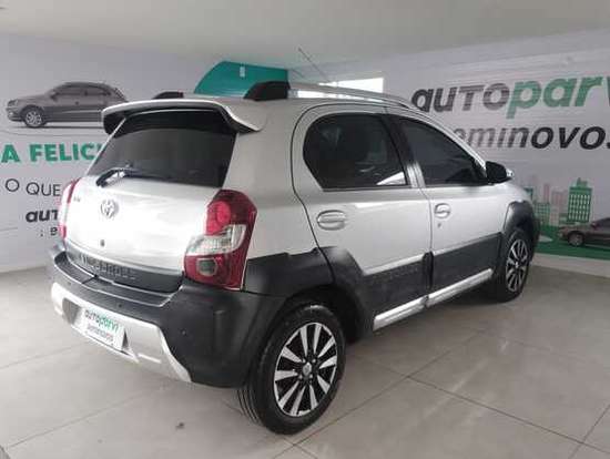 TOYOTA-ETIOS CROSS-2015