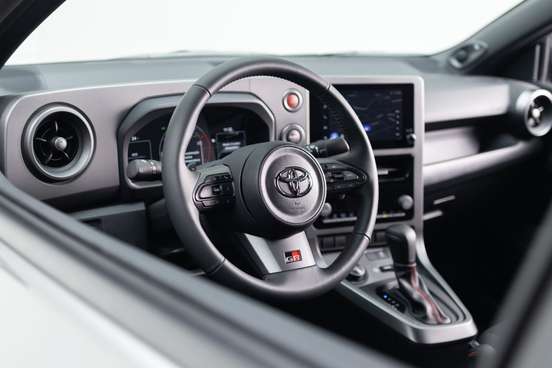 TOYOTA-GR YARIS-2026
