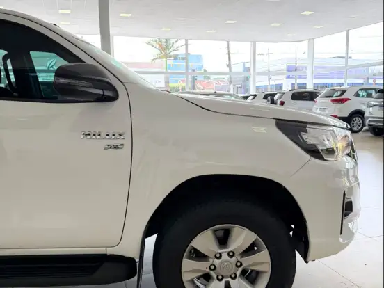 TOYOTA-HILUX-2.7 SR 4X2 CD 16V FLEX 4P AUTOMÁTICO TOYOTA-HILUX-2018