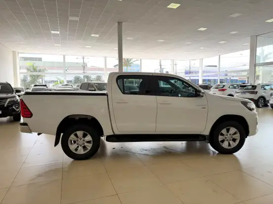 TOYOTA-HILUX-2018