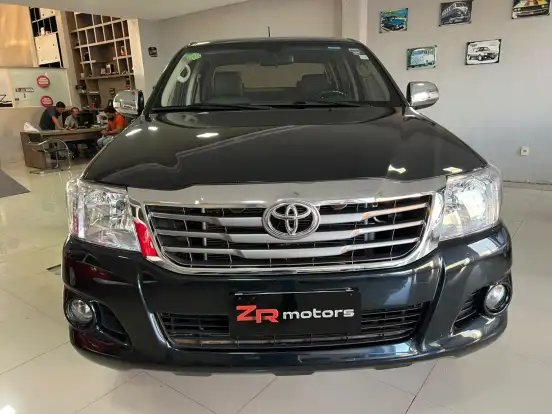TOYOTA-HILUX-2.7 SRV 4X2 CD 16V FLEX 4P AUTOMÁTICO TOYOTA-HILUX-2014