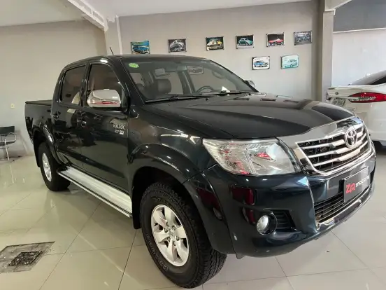 TOYOTA-HILUX-2.7 SRV 4X2 CD 16V FLEX 4P AUTOMÁTICO TOYOTA-HILUX-2014