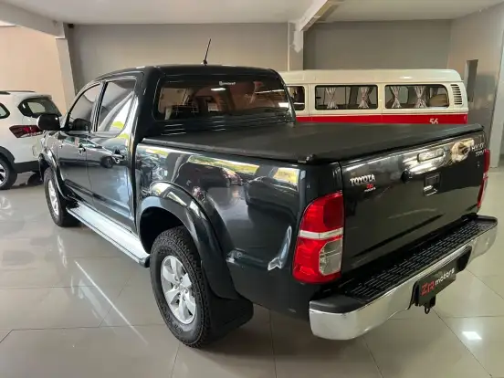 TOYOTA-HILUX-2.7 SRV 4X2 CD 16V FLEX 4P AUTOMÁTICO TOYOTA-HILUX-2014