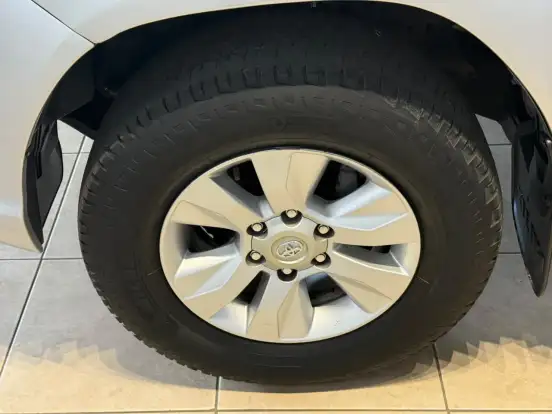 TOYOTA-HILUX-2016