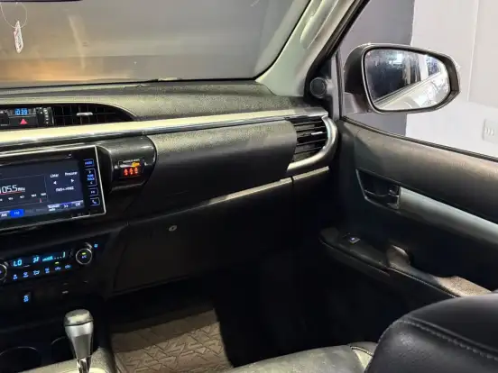 TOYOTA-HILUX-2016