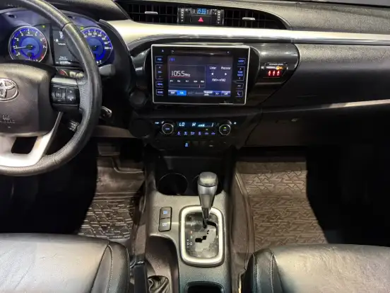 TOYOTA-HILUX-2016