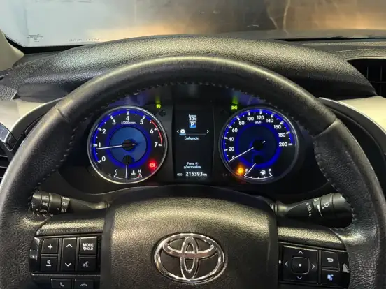 TOYOTA-HILUX-2016