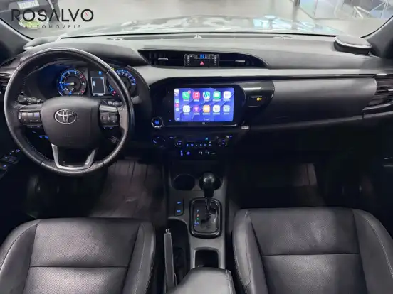 TOYOTA-HILUX-2023