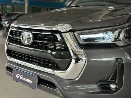 TOYOTA-HILUX-2021