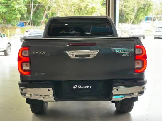 TOYOTA-HILUX-2021