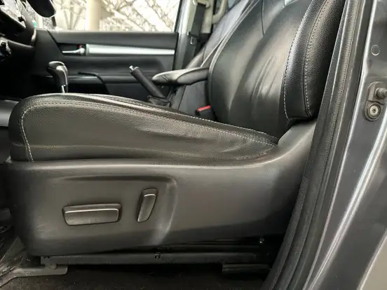 TOYOTA-HILUX-2021