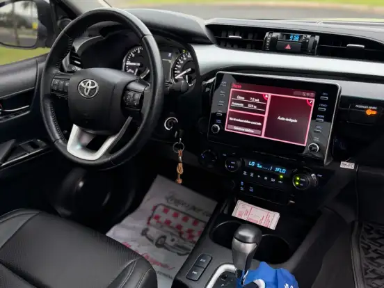 TOYOTA-HILUX-2.8 D-4D TURBO DIESEL CD SR 4X4 AUTOMÁTICO TOYOTA-HILUX-2022