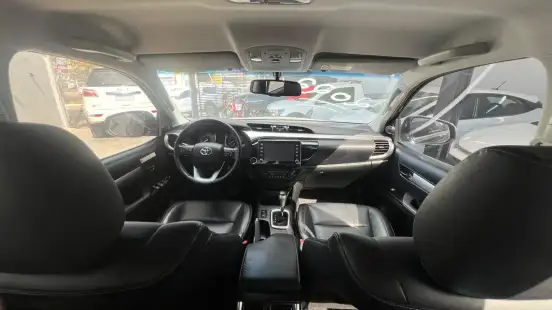 TOYOTA-HILUX-2022