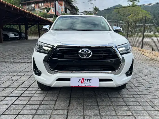 TOYOTA-HILUX-2024