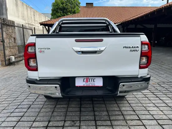 TOYOTA-HILUX-2.8 D-4D TURBO DIESEL CD SRV 4X4 AUTOMÁTICO TOYOTA-HILUX-2024