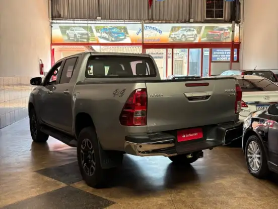 TOYOTA-HILUX-2.8 D-4D TURBO DIESEL CD SRV 4X4 AUTOMÁTICO TOYOTA-HILUX-2023