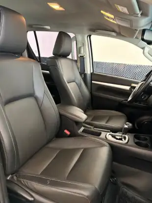 TOYOTA-HILUX-2023