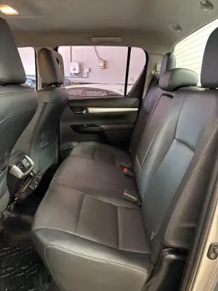 TOYOTA-HILUX-2023