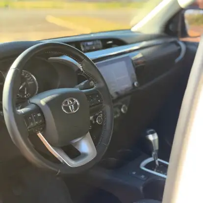 TOYOTA-HILUX-2021