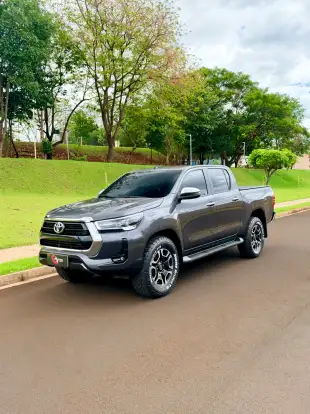 TOYOTA-HILUX-2024