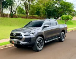 TOYOTA HILUX 2.8 D-4D TURBO DIESEL CD SRV 4X4 AUTOMÁTICO TOYOTA HILUX 2.8 D-4D TURBO DIESEL CD SRV 4X4 AUTOMÁTICO