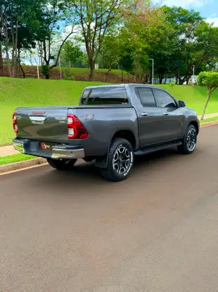 TOYOTA-HILUX-2024