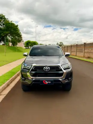 TOYOTA-HILUX-2024