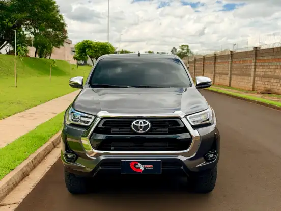 TOYOTA-HILUX-2.8 D-4D TURBO DIESEL CD SRV 4X4 AUTOMÁTICO TOYOTA-HILUX-2024
