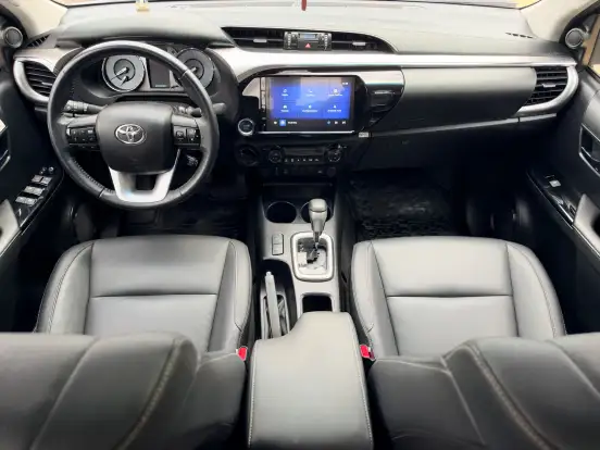 TOYOTA-HILUX-2024