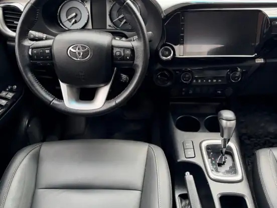 TOYOTA-HILUX-2.8 D-4D TURBO DIESEL CD SRV 4X4 AUTOMÁTICO TOYOTA-HILUX-2024