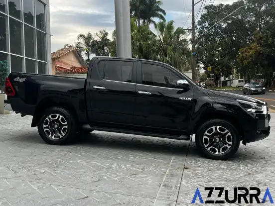 TOYOTA-HILUX-2022
