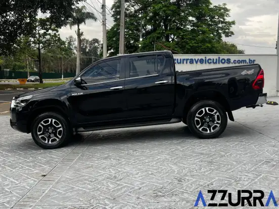 TOYOTA-HILUX-2.8 D-4D TURBO DIESEL CD SRX 4X4 AUTOMÁTICO TOYOTA-HILUX-2022