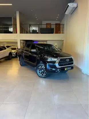 TOYOTA-HILUX-2023