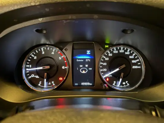 TOYOTA-HILUX-2023