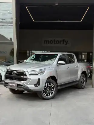 TOYOTA-HILUX-2023