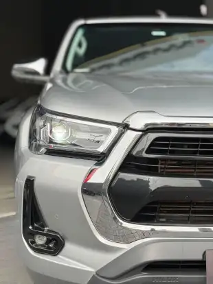 TOYOTA-HILUX-2023