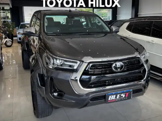 TOYOTA-HILUX-2.8 D-4D TURBO DIESEL CD SRX 4X4 AUTOMÁTICO TOYOTA-HILUX-2023