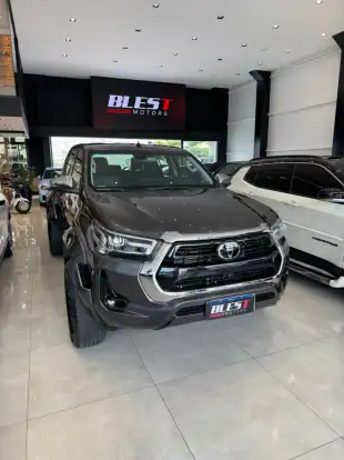 TOYOTA-HILUX-2023