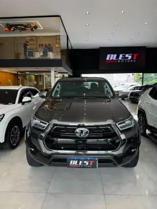 TOYOTA-HILUX-2.8 D-4D TURBO DIESEL CD SRX 4X4 AUTOMÁTICO TOYOTA-HILUX-2023