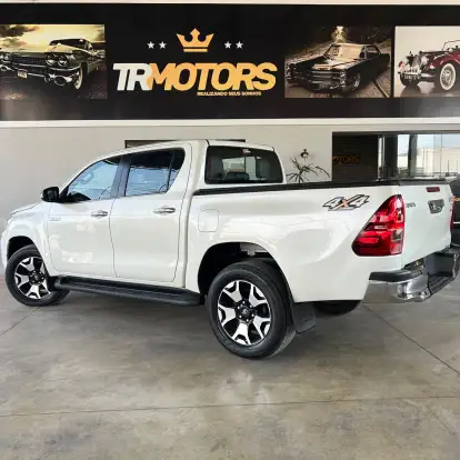 TOYOTA-HILUX-2.8 SRX 4X4 CD 16V DIESEL 4P AUTOMÁTICO TOYOTA-HILUX-2019